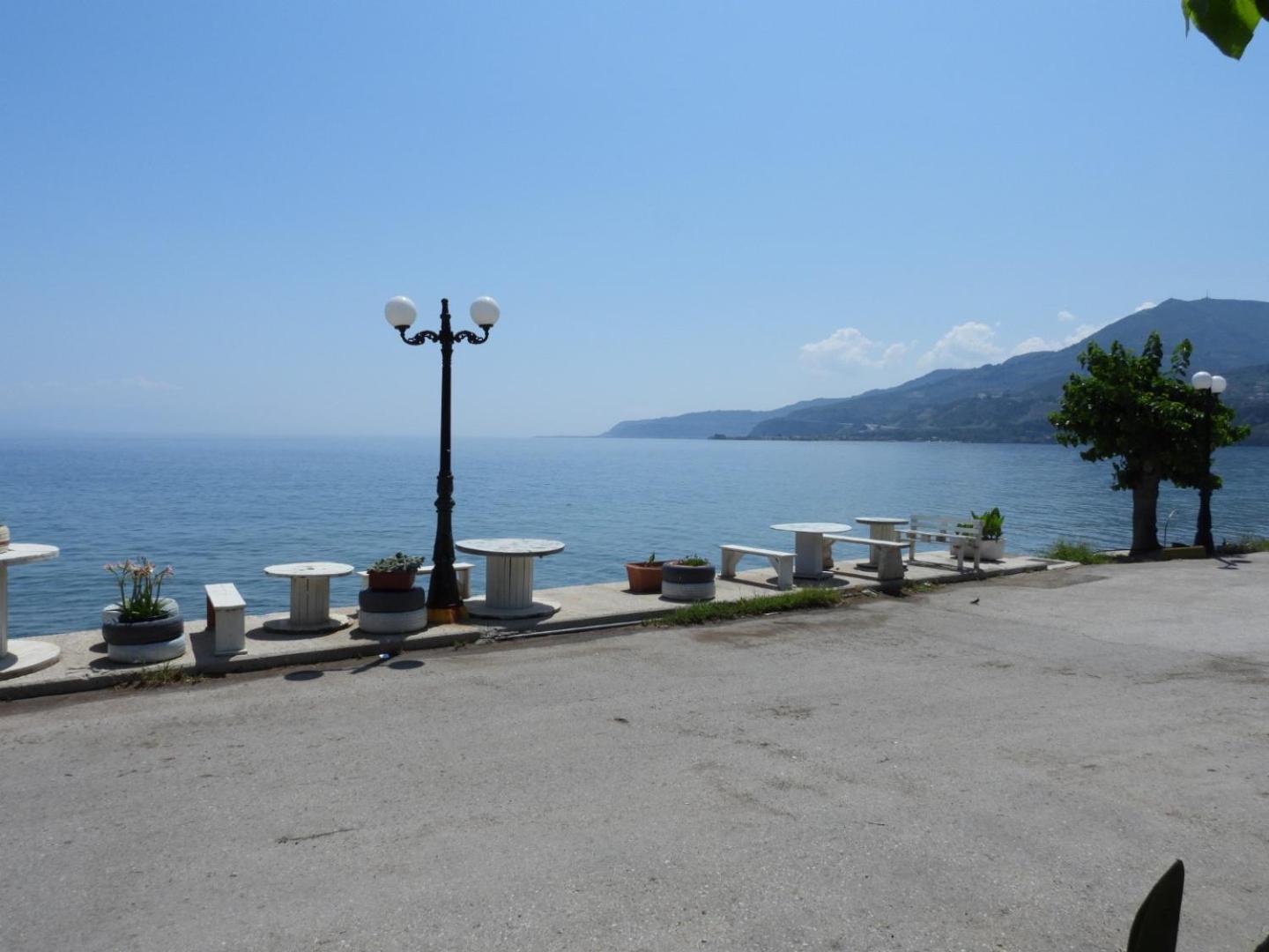 Panorama Hotel - Restaurant Диакопто Екстериор снимка